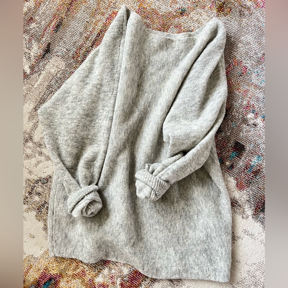 Banana Republic grey sweater women’s small EUC